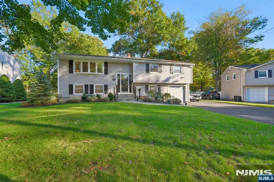 12 Knollwood Drive, Livingston, NJ 07039 - #3