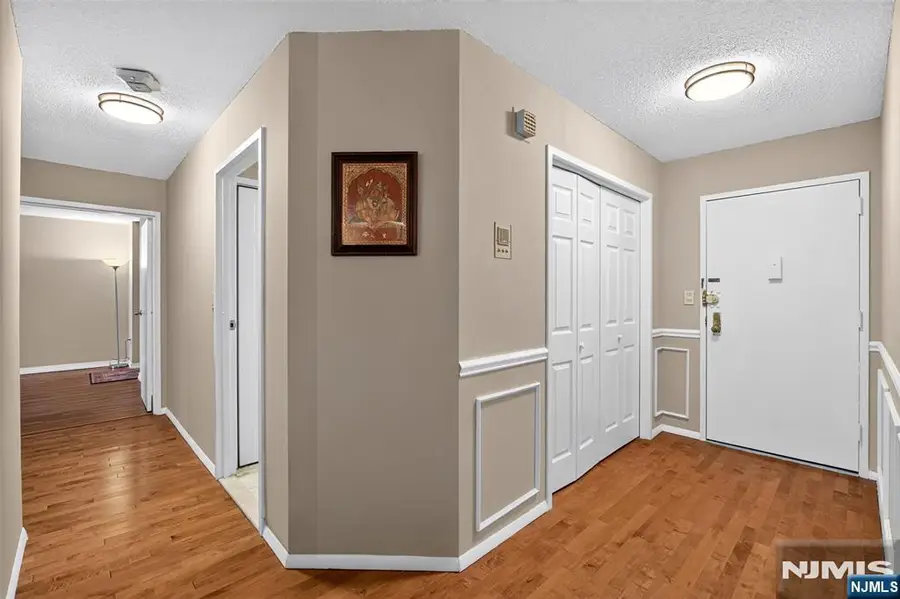 1208 Harmon Cove Tower, Secaucus, NJ 07094 - #2