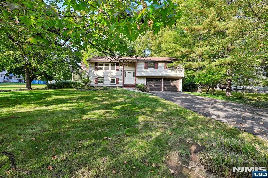 7 Tanglewood Drive, Livingston, NJ 07039 - #1