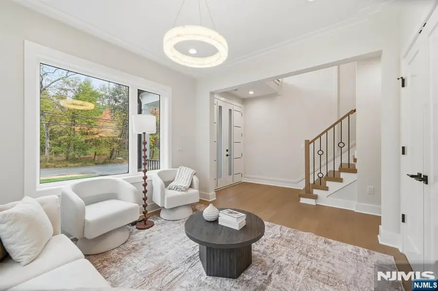 50 W Hobart Gap Road, Livingston, NJ 07039 - #2