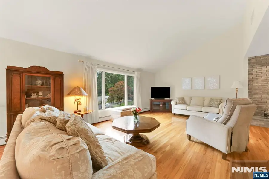 10 Edward Circle, Montville, NJ 07045 - #3