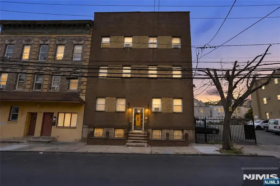 592 6th Street 1108, Newark, NJ 07107 - #2