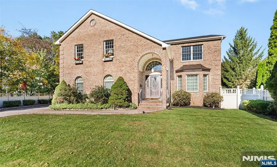 6 Cooper Avenue, Roseland, NJ 07068 - #2