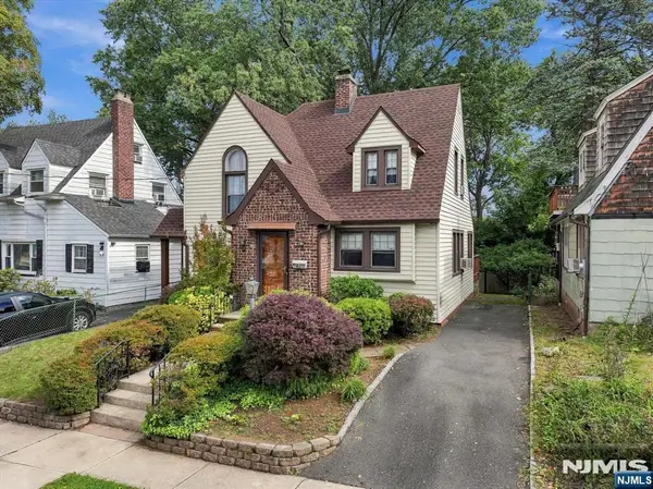 93 Stoughton Street, Bergenfield, NJ 07621