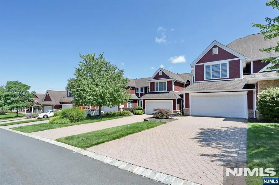 28 Turnberry Lane, Hamburg, NJ 07419 - #3
