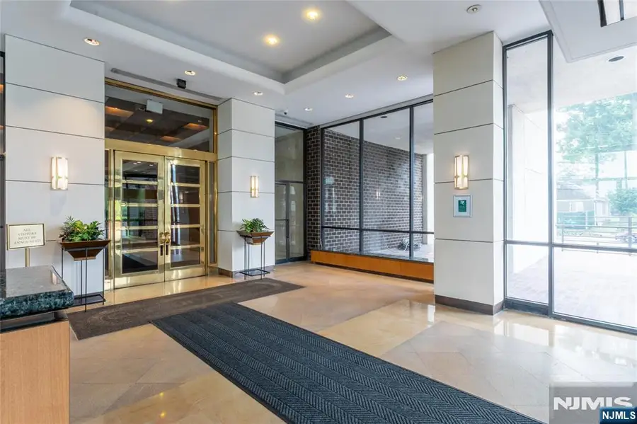 1600 Parker Avenue 20A, Fort Lee, NJ 07024 - #2