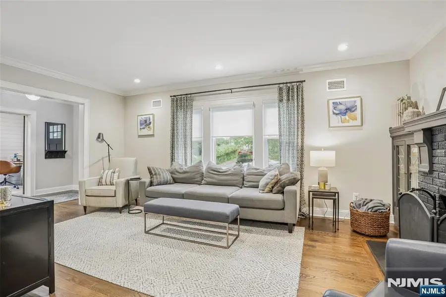 19 Montclair Avenue, Verona, NJ 07044 - #3