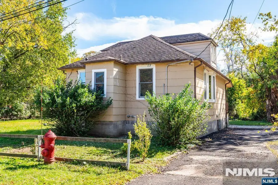 18 Riverside Drive, Oakland, NJ 07436 - #2