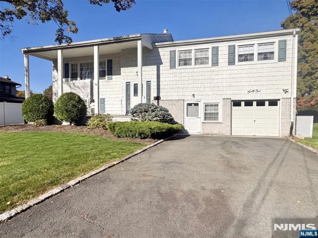 41 Mohawk Drive, Springfield, NJ 07081 - #1