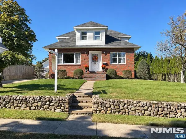 309 Erie Avenue, Midland Park, NJ 07432