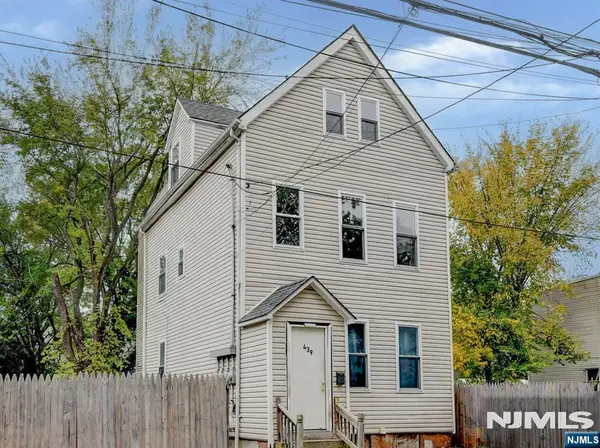 439 S 18th Street, Newark, NJ 07103