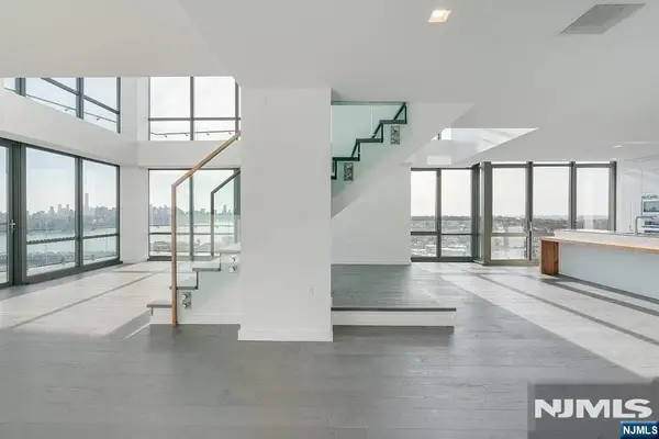320 Adolphus Avenue 1415, Cliffside Park, NJ 07010
