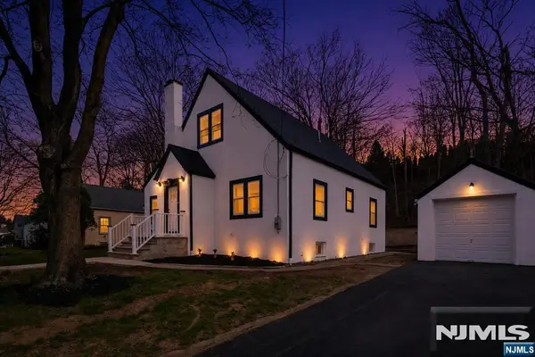 31 Saint Moritz Place, Wayne, NJ 07470