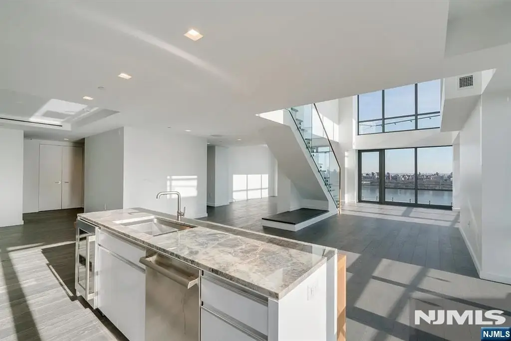 320 Adolphus Avenue 316, Cliffside Park, NJ 07010 - #1