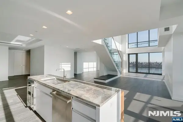 320 Adolphus Avenue 316, Cliffside Park, NJ 07010