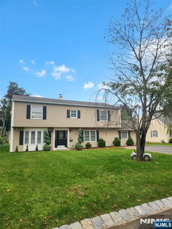 8 Voorhis Place, Pequannock, NJ 07444 - #3