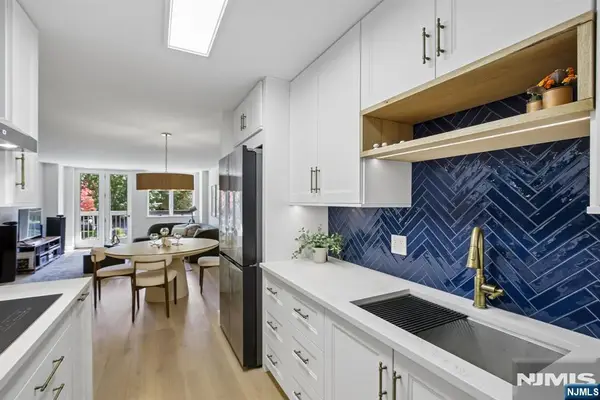 10 Smith Manor Boulevard 202, West Orange, NJ 07052