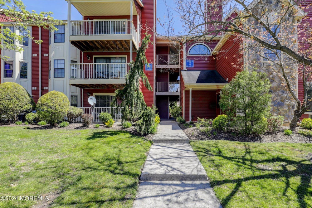 159 Crosspointe Drive, East Brunswick, NJ 08816 ERA