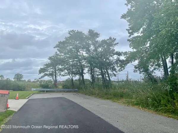 663 Beachwood Avenue, Toms River, NJ 08753