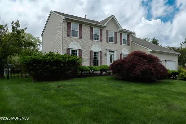 216 Ivanhoe Drive, Robbinsville, NJ 08691