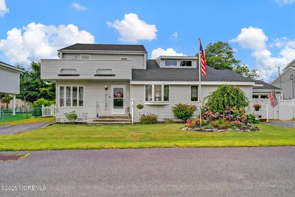 110 Dollmore Avenue, Waretown, NJ 08758