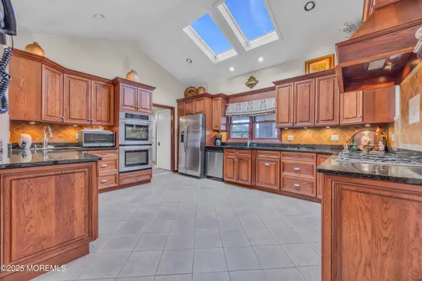 11 Dutch Road, East Brunswick, NJ 08816