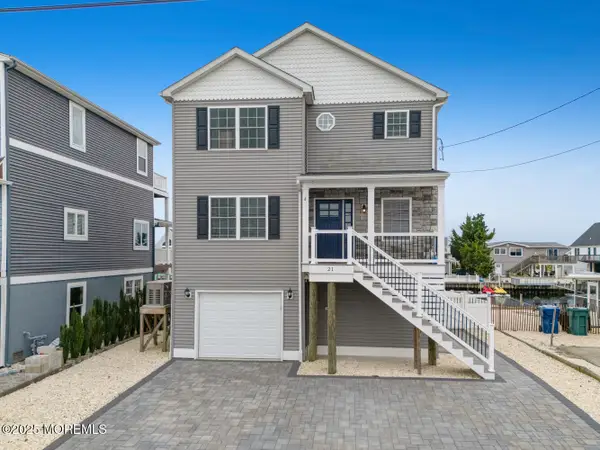 21 Lake Saint Clair Drive, Little Egg Harbor, NJ 08087