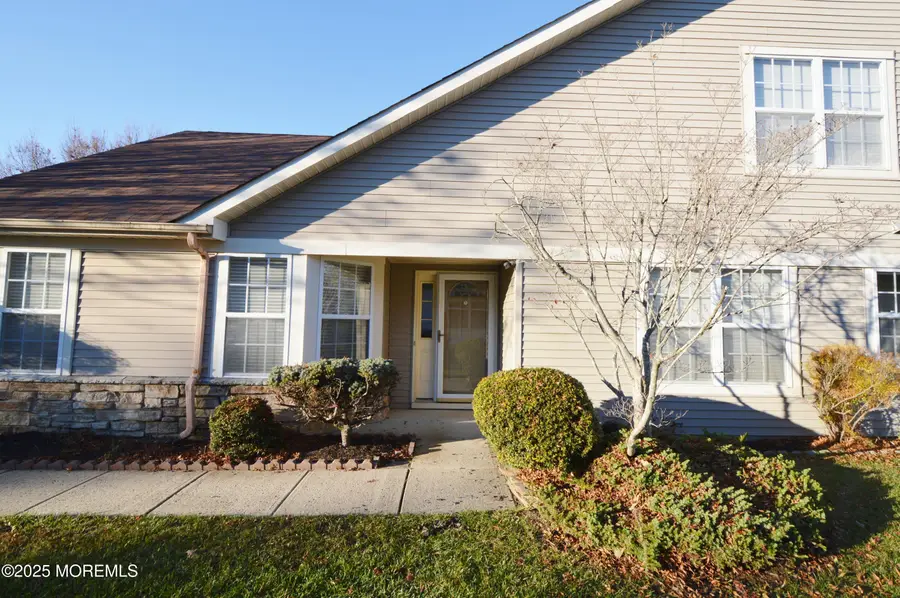 2677 Meadow Lake Drive, Toms River, NJ 08755 - Image #3