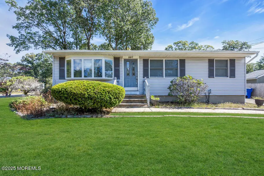 597 Huckleberry Lane, Toms River, NJ 08753 - Image #3