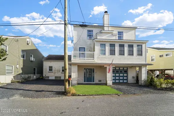 11 Avenue D, Manahawkin, NJ 08050