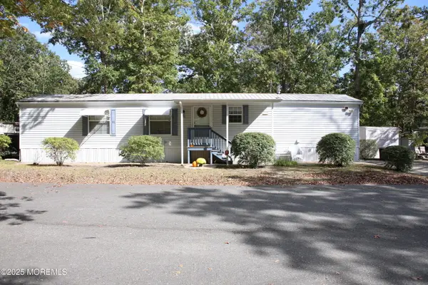 100 Cypress Lane, Barnegat, NJ 08005