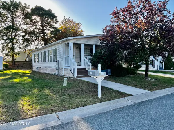 915 Oak Ridge Terrace, Manchester, NJ 08759