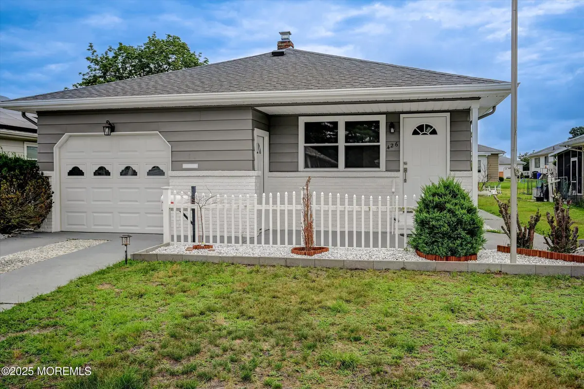 426 Saint Thomas Drive, Toms River, NJ 08757 - Image #1