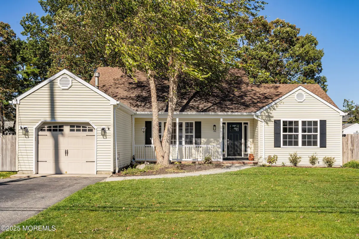 182 Atlantis Avenue, Manahawkin, NJ 08050 - Image #1