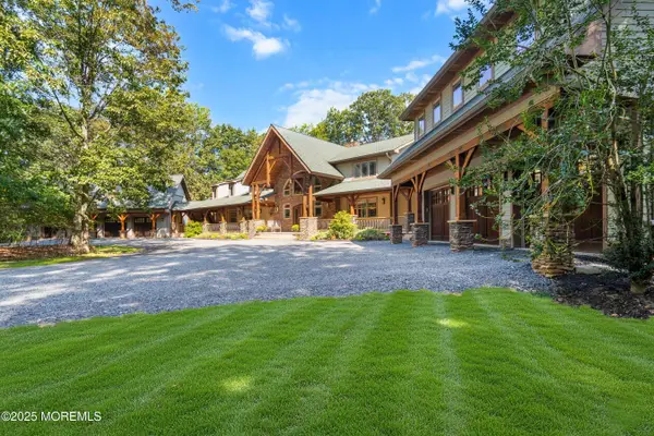 6 Lamb Lane, Manalapan, NJ 07726