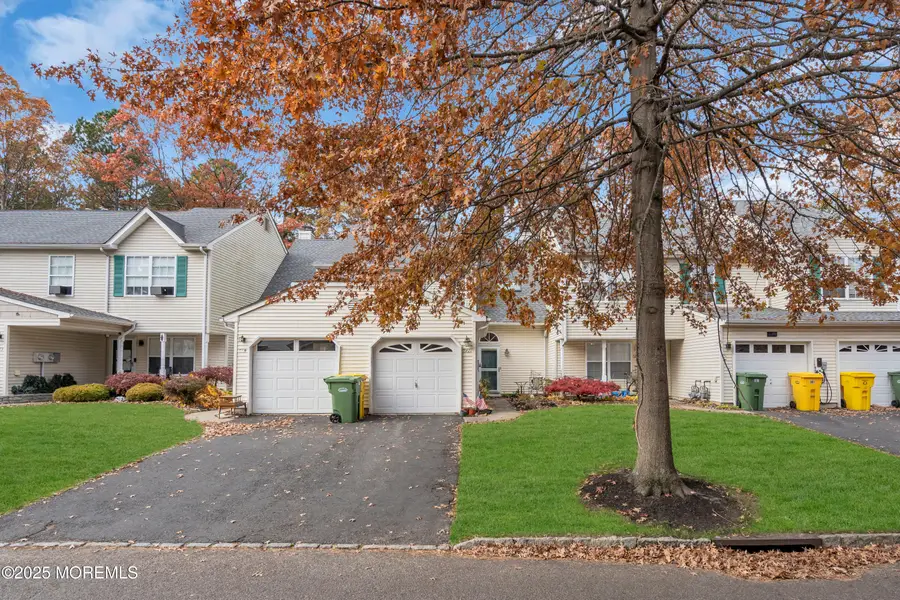 565 Woodbine Lane, Lakewood, NJ 08701 - Image #2