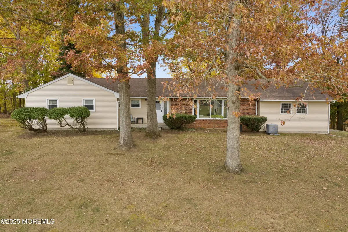 193 Burlington Path Road, Cream Ridge, NJ 08514 - Image #1