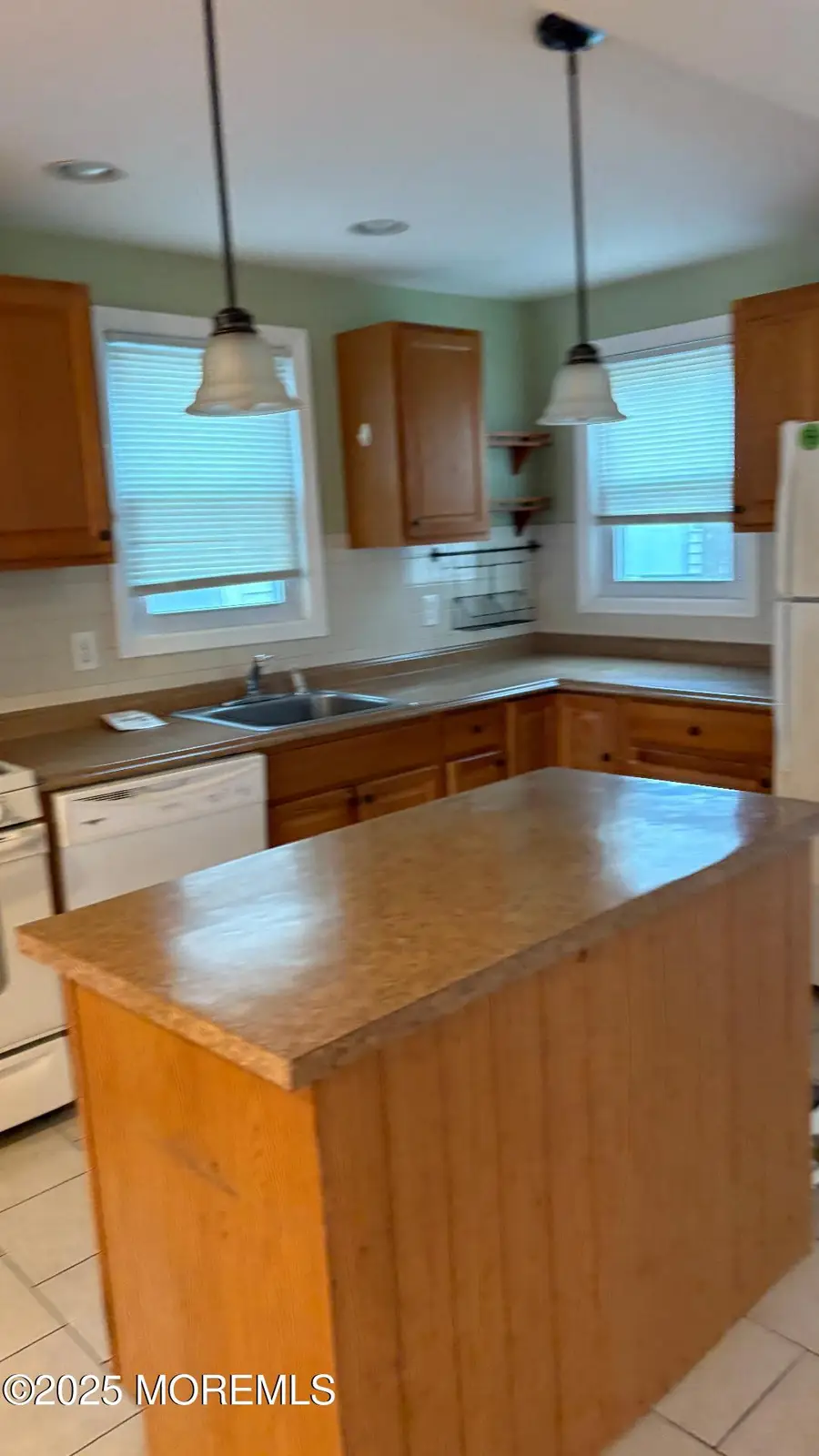 7 Seaview Avenue, Keansburg, NJ 07734 - Image #2