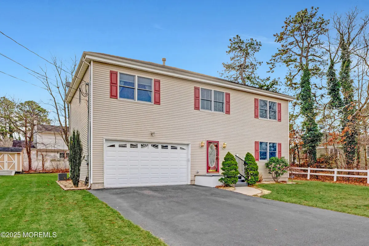 732 Wellington Avenue, Toms River, NJ 08757 - Image #1