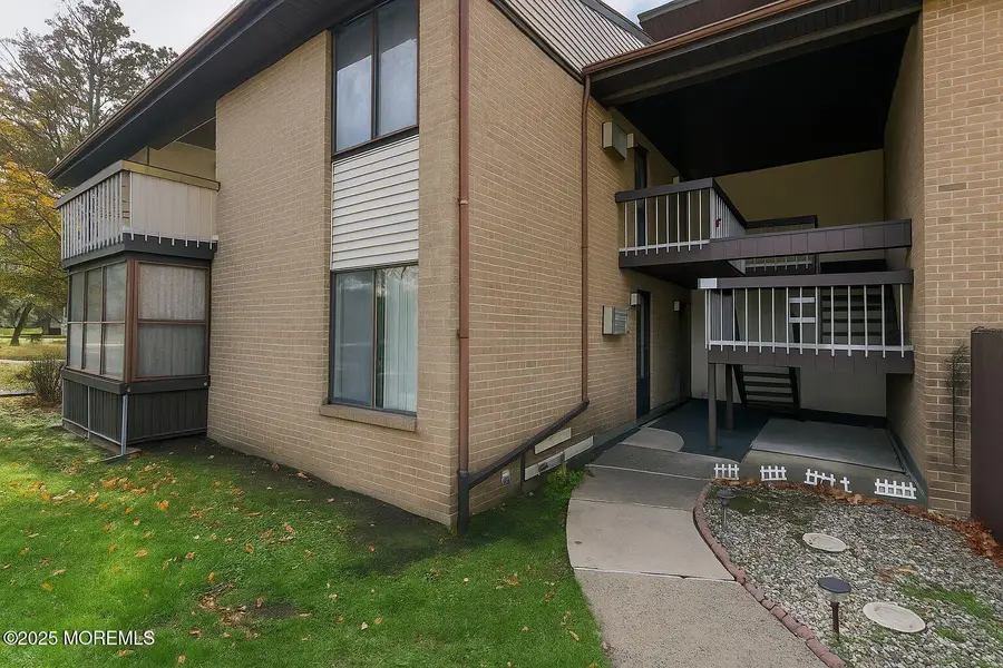 24 Meadow Green Circle #A, Manalapan Township, NJ 07726 - Image #2