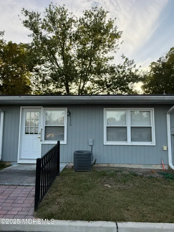 435D Picardy Court, Lakewood, NJ 08701