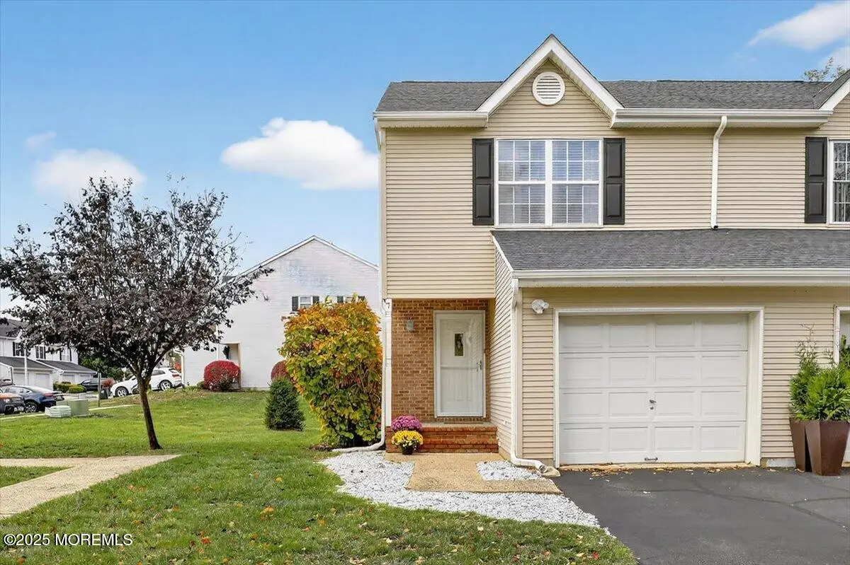 7 Lucia Court, Aberdeen, NJ 07747 - Image #1