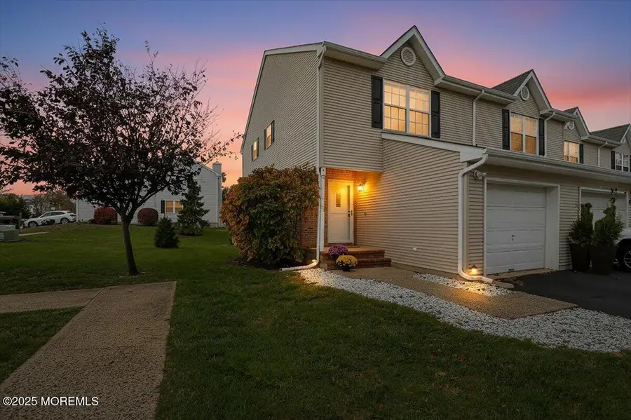 7 Lucia Court, Aberdeen, NJ 07747 - Image #2