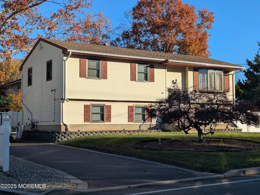 733 Commonwealth Boulevard, Toms River, NJ 08757 - Image #3