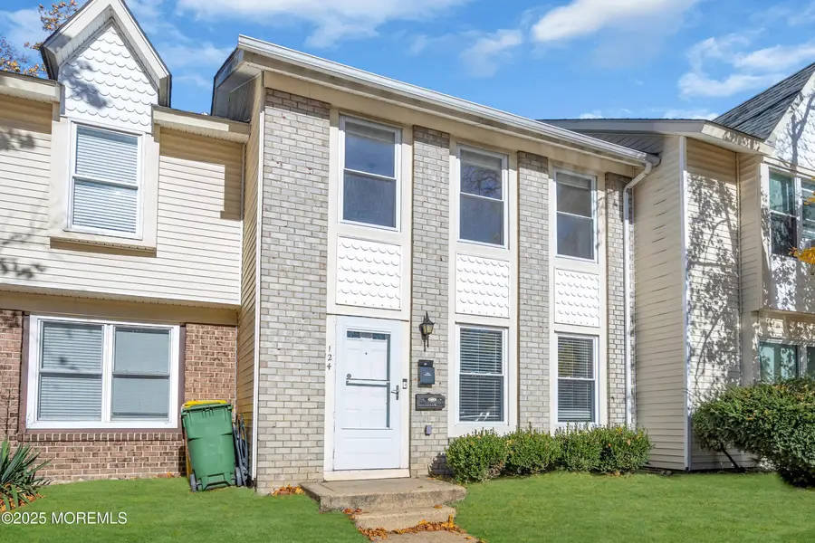 124 Williamsburg Lane, Lakewood, NJ 08701 - Image #3
