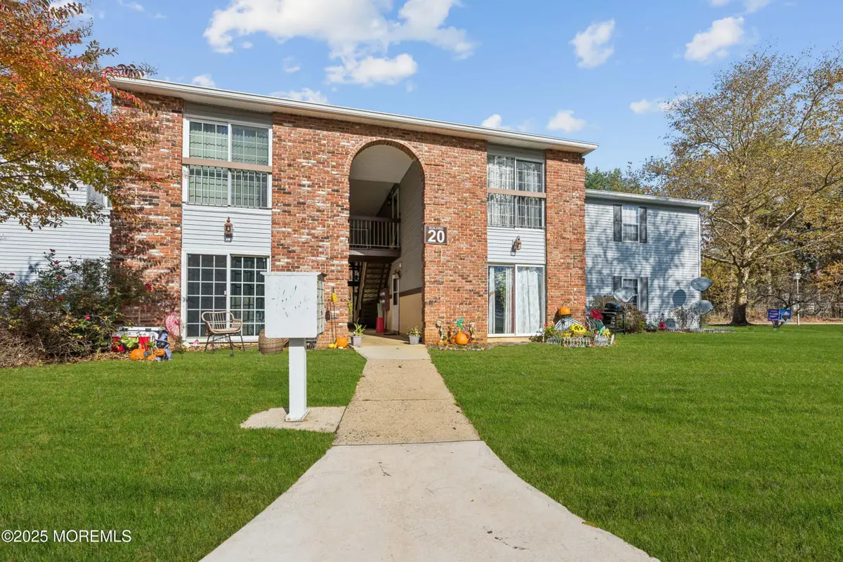 20 Austin Court #7, Freehold, NJ 07728 - Image #1