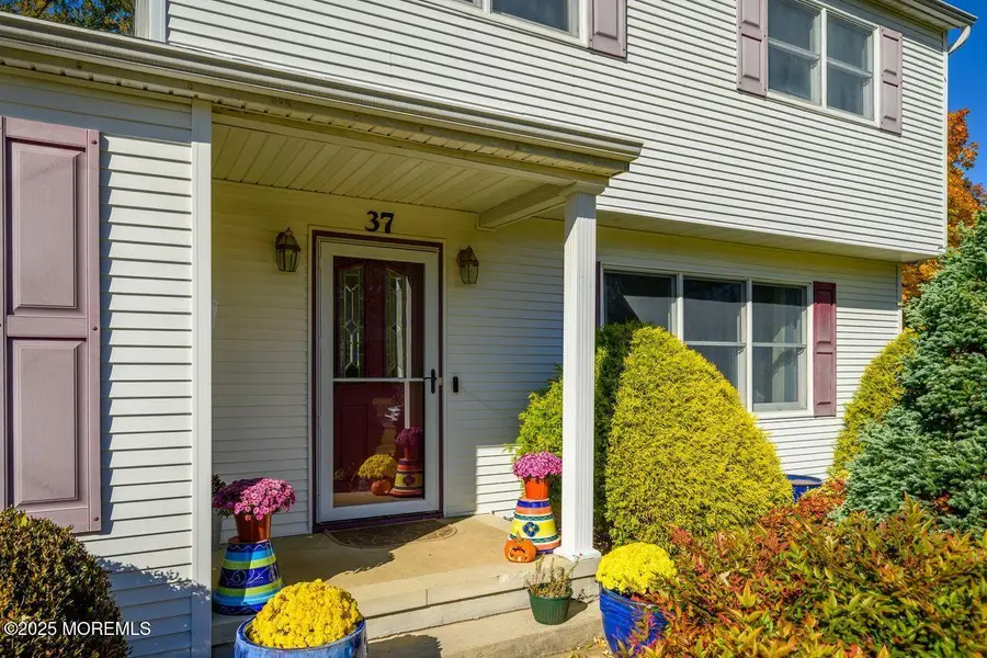 37 Willow Grove Way, Manalapan Township, NJ 07726 - Image #2