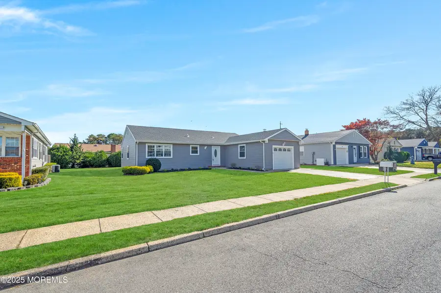 8 Mayaquez Lane, Toms River, NJ 08757 - Image #3