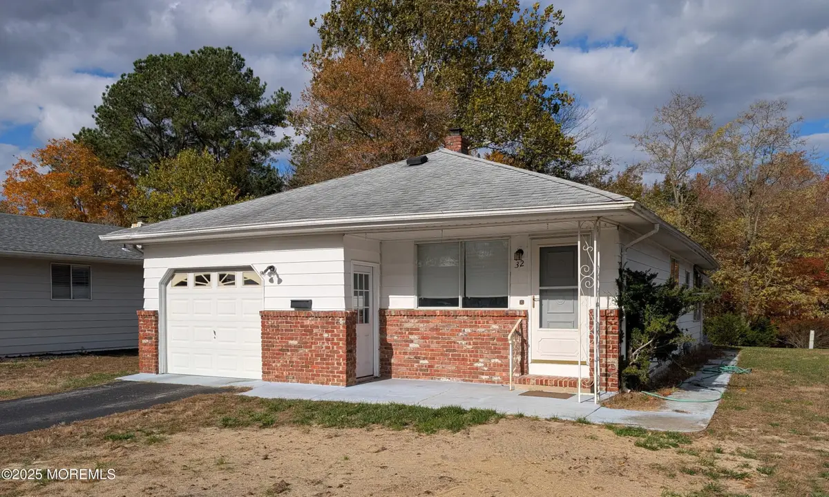 32 Fort De France Avenue, Toms River, NJ 08757 - Image #1