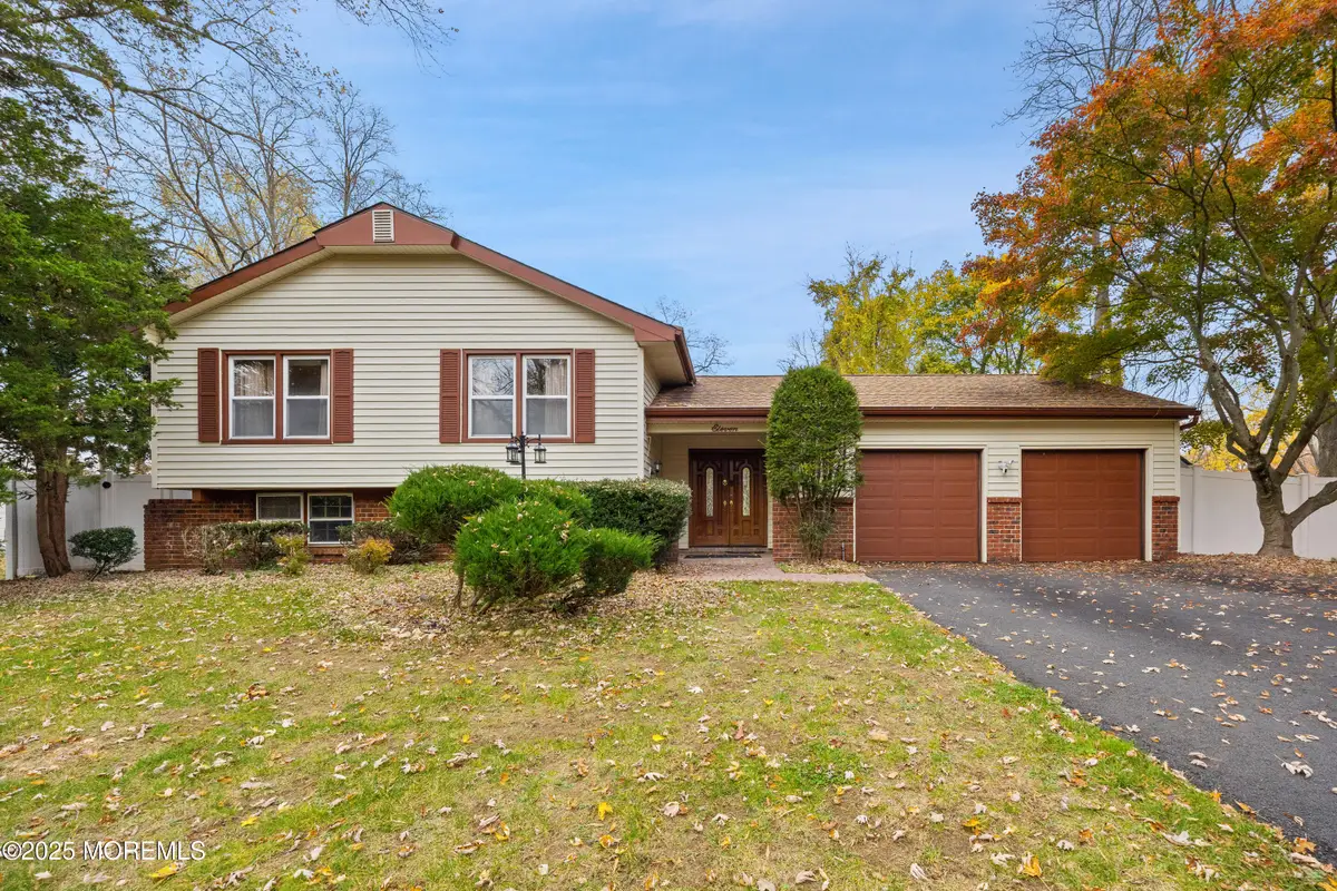 11 Woodview Drive, Marlboro, NJ 07746 - Image #1